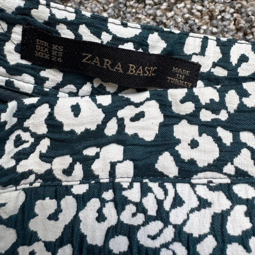 Zara Basic leopard cheetah Print‎ white cream teal blue dress pants skinny XS